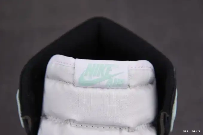 Kick Theory High Igloo Retro 861428-100 Jordan 1 0512